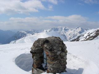 Salita da Foppolo al Lqgo Moro in letargo sotto la neve il 17 marzo 09 - FOTOGALLERY